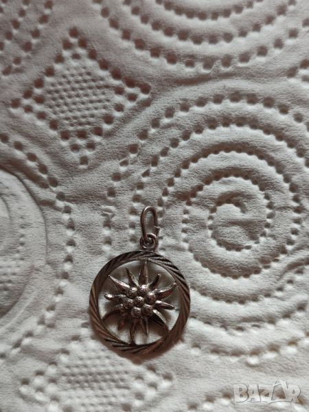 Вносен сребърен медальон   проба 800 маркиран отзад, снимка 1