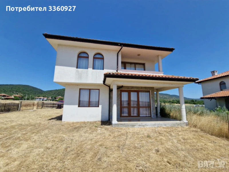 Продавам двуетажна къща с двор в село Горица, на 25км от Слънчев бряг, снимка 1