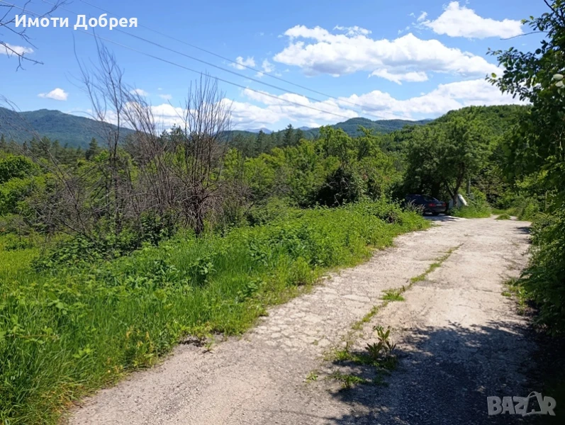 Имот в Троянски балкан, в спокойна и красива местност, снимка 1