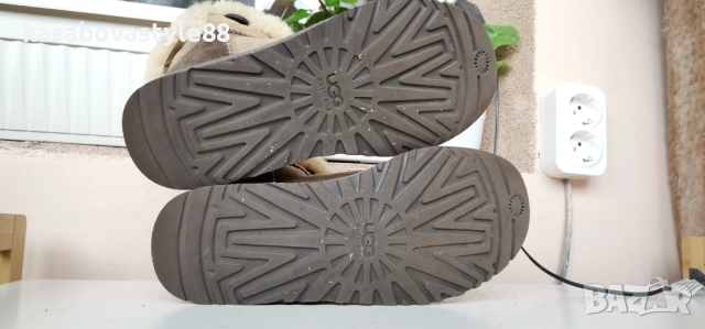 Апрески Ugg Оригинални!! , снимка 2 - Дамски апрески - 52876437