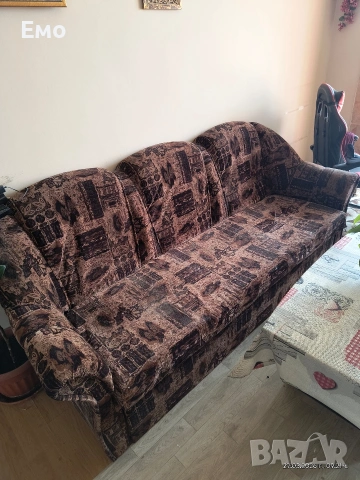 Подарявам разтегателен диван