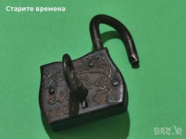 СТАР РЕТРО КАТИНАР С КЛЮЧ , снимка 3 - Други ценни предмети - 54150636