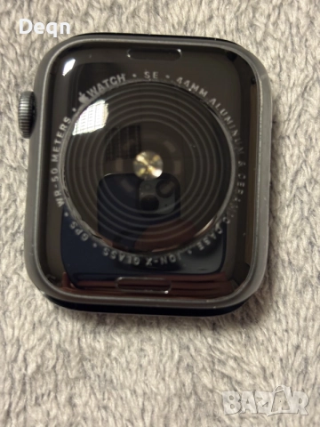 Apple watch se 1, снимка 2 - Смарт часовници - 56404886