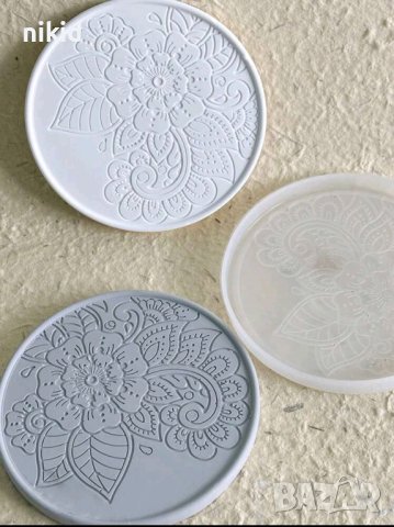 Кръг кръгла подложка декорирана с цвете  основа за чаша 