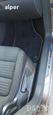 VW Tiguan  2.0 TDİ, снимка 10 - Автомобили и джипове - 56277914