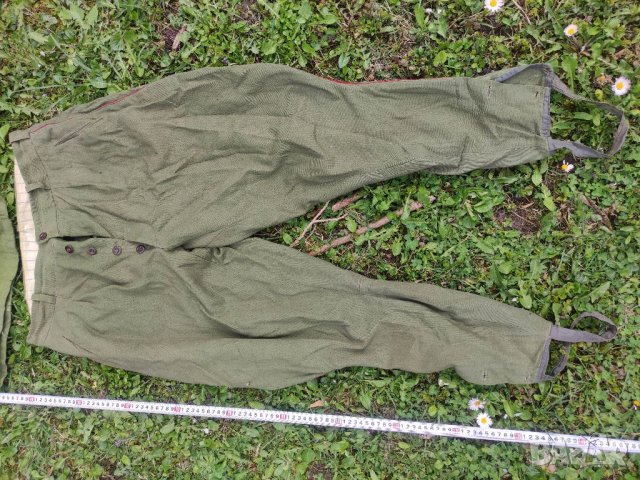 Продавам лятна униформа: брич и куртка соц НРБ, снимка 2 - Антикварни и старинни предмети - 40310370