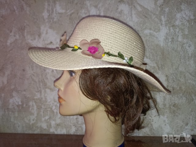 Плажна шапка с периферия/ капела с цветчета, снимка 1 - Шапки - 37435481