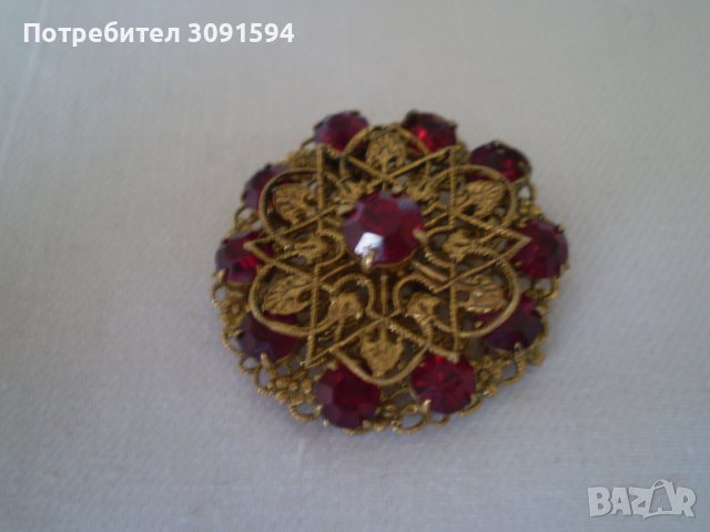 Винтич  брошка жълт метал с  чешки кристал, снимка 5 - Антикварни и старинни предмети - 36789225
