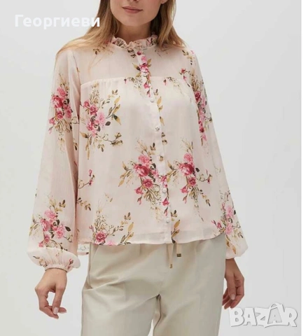 Дамска блуза на цветя