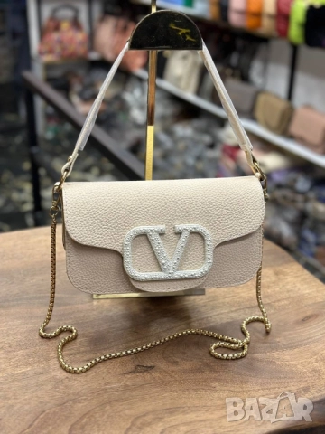 чанти valentino garavani , снимка 3 - Чанти - 51435485