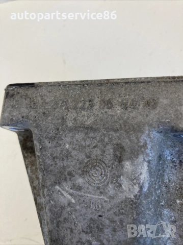 Тампон на двигател за десен за Mercedes Clk W209 270 CDI (2005) A6112230804, снимка 2 - Части - 53976071