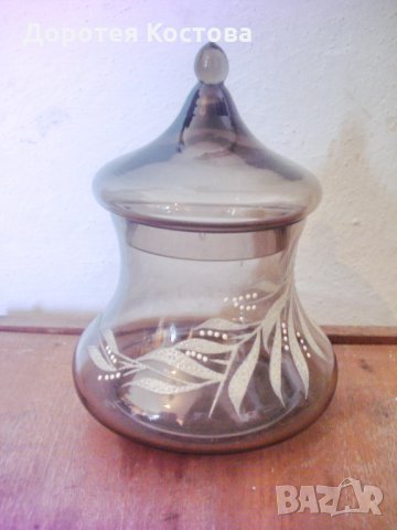 Стара бонбониера от калиево стъкло 