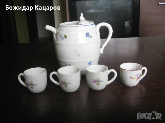 Стар български порцелан. Цена 23 лева.Пращам по Еконт. За София, може и лично да си ги вземете., снимка 3 - Сервизи - 50625484