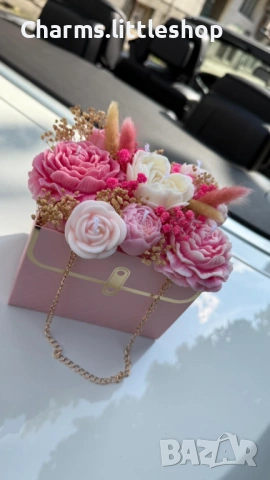 ПОДАРЪК ЗА НЕЯ - Вечен букет от соеви свещи