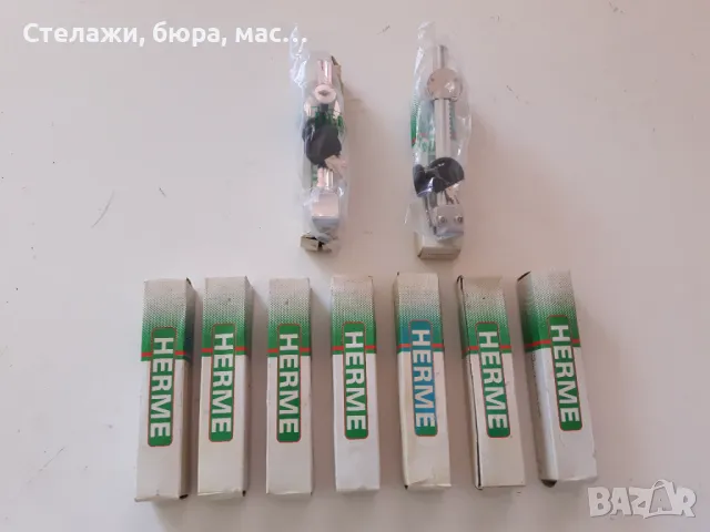 Продавам ключалки – патрон с два ключа за витрина две стъкла., снимка 3 - Секции и витрини - 48493784