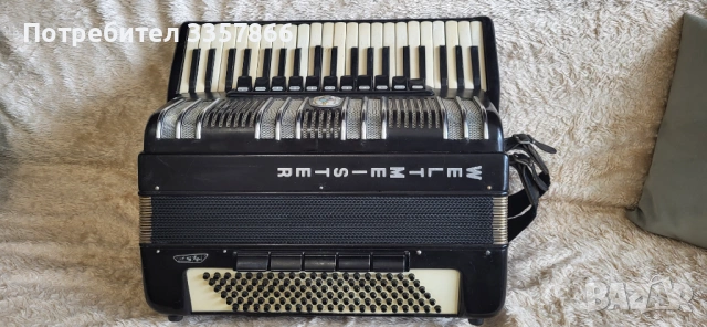 Продавам акордеон Weltmeister S4 