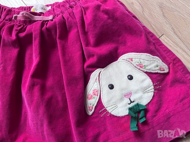 Поличка с апликация Boden 7-8 години/134, снимка 3 - Детски рокли и поли - 52718354