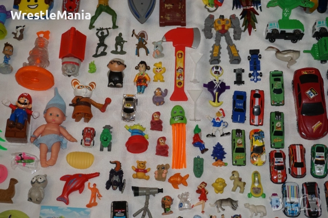 Голям Лот от Фигурки Направени За Mcdonalds Kinder Burger King и други 2.3кг , снимка 6 - Колекции - 51950637