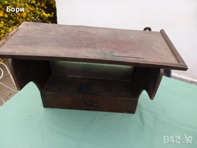 Стара етажерка с огледало, снимка 2 - Етажерки - 36635735