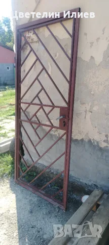 Желязна врата с каса, снимка 2 - Входни врати - 56149457