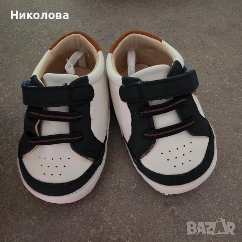Подарявам табелка и обувчици + 1 памперс 2ка, снимка 2 - Други - 53846678