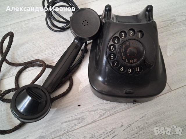 Бакелитов ретро телефон, снимка 5 - Антикварни и старинни предмети - 37931690
