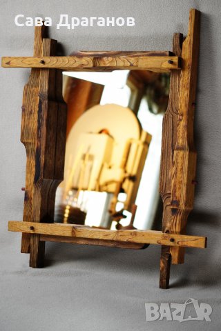 Дървена рамка с огледало