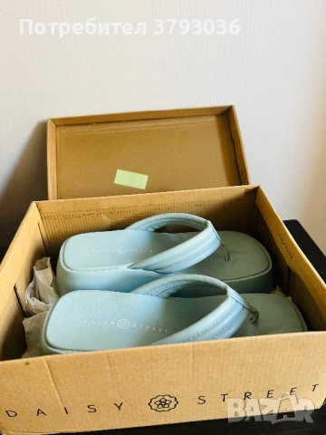 Чисто нови дамски чехли!