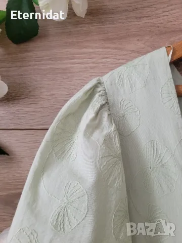 Зелена разкроена лятна рокля бродирани цветя с ефектен гръб , снимка 3 - Рокли - 49906651