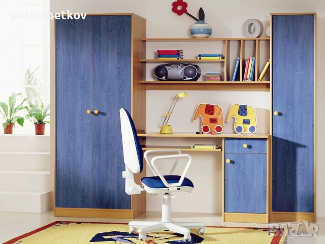 Детско обзавеждане (бюро + гардеробчета)
