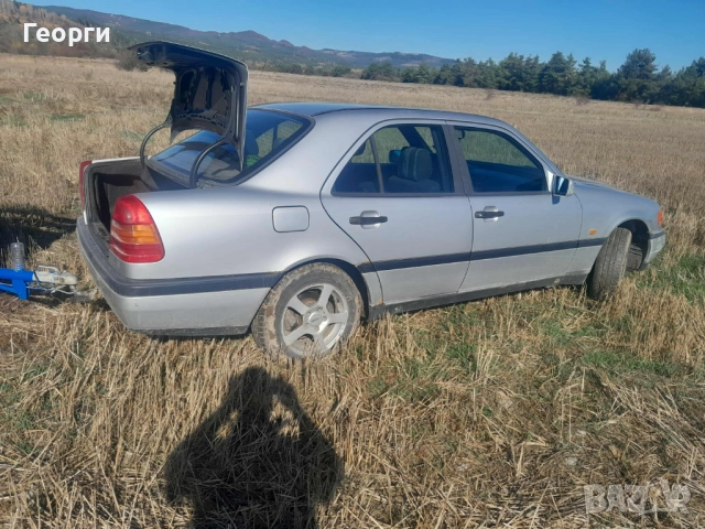 Mercedes C180 Бензин+Газ, снимка 4 - Автомобили и джипове - 52467689