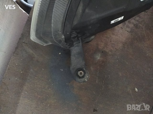 Десен фар Шкода Рапид, снимка 4 - Части - 42605421