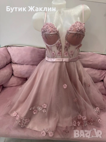 Уникална дамска рокля с бродерия , снимка 2 - Рокли - 54035644