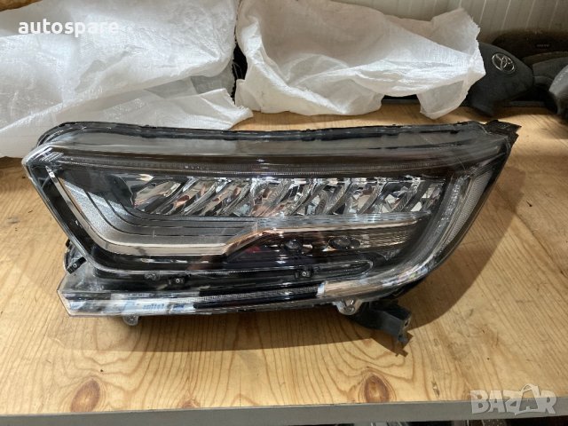 Оригинален Ляв фар за Honda Cr-v. Led. 17-22.