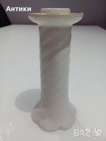 Стар порцеланов свещник с печат