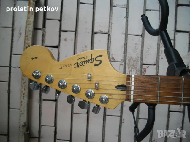Fender Skquier Stratokaster  , снимка 2 - Струнни инструменти - 49576415