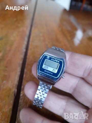 Стар електронен часовник Alpha, снимка 2 - Антикварни и старинни предмети - 42125091