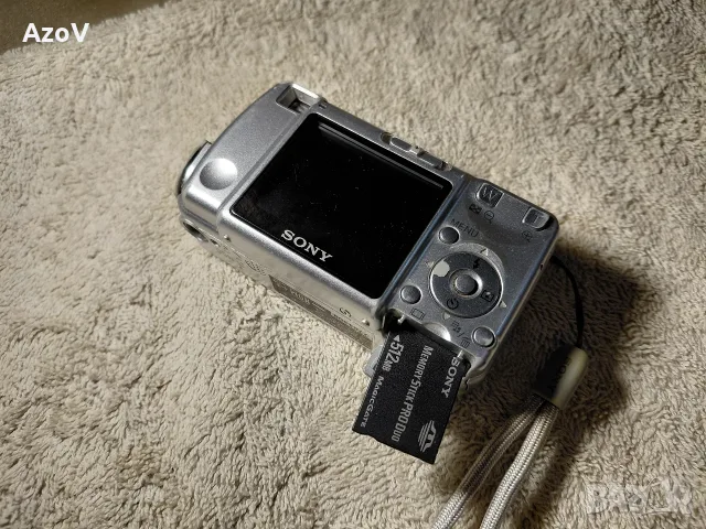 SONY Cyber-shot 6.0 mega pixels, снимка 3 - Фотоапарати - 56456774