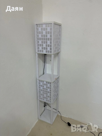 Подова лампа HOMCOM с мрежест дизайн и 2-степенни рафтове , снимка 2 - Настолни лампи - 53110510