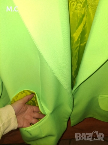 Дамско сако електриково зелен цвят, снимка 2 - Сака - 52581309