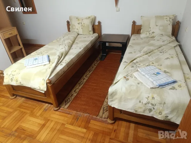 Продавам единични легла от масив– Дъб.
