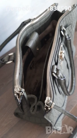 Чанта Guess, снимка 3 - Чанти - 50780738