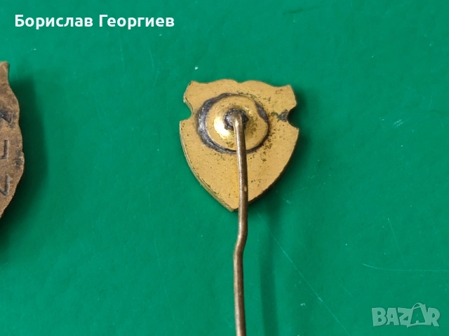 Стари футболни значки с емайл, снимка 5 - Колекции - 51742895