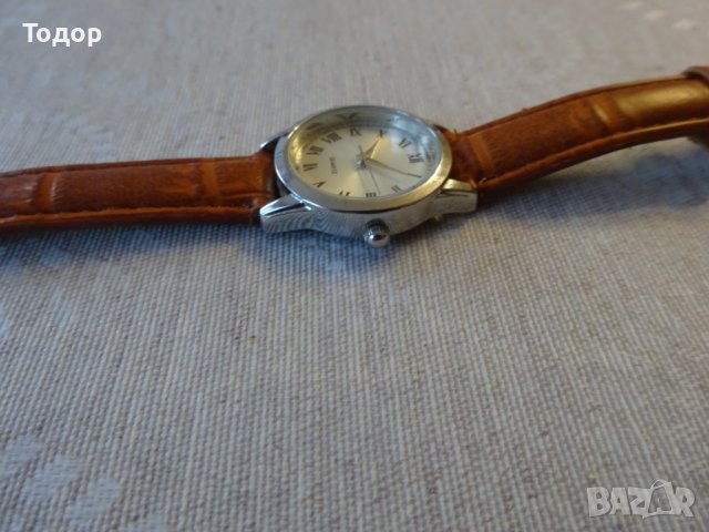 Дамски кварцов часовник с нова батерия, снимка 3 - Дамски - 38053419