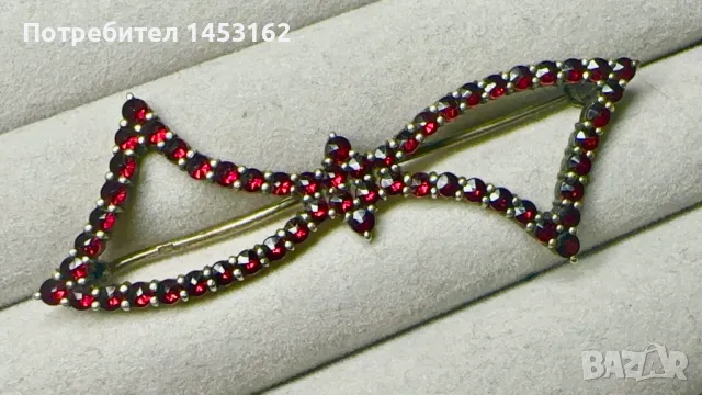 Старинна сребърна брошка с гранати 