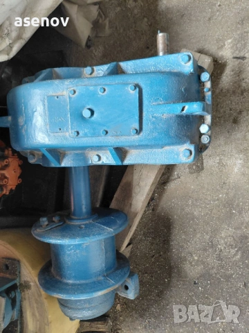 редуктор, снимка 2 - Електродвигатели - 53961941