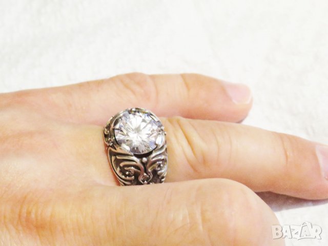 солиден пръстен, мъжки сребърен пръстен с голям красив  камък и множество инкрустирани камъчета, снимка 2 - Пръстени - 29581352