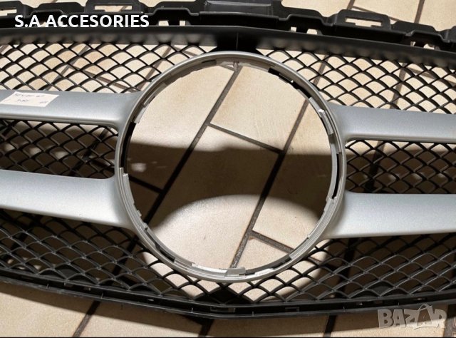 Оригинална предна решетка за Mercedes W205, снимка 4 - Аксесоари и консумативи - 38552381