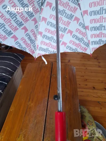 Стар чадър Marlboro, снимка 8 - Други ценни предмети - 47838975