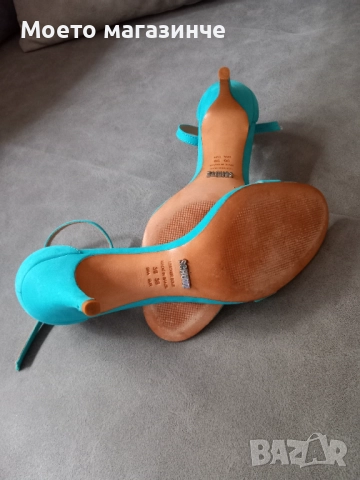Уникални тюркоазени сандали Schutz от естествен набук - №38, снимка 6 - Дамски обувки на ток - 52070653
